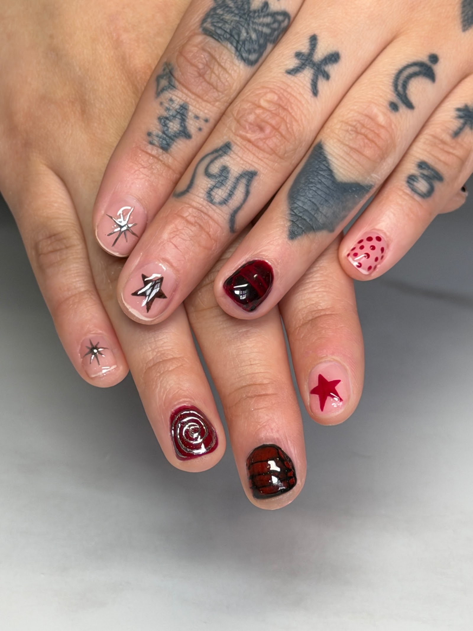 Dark and Darling Nailz logo