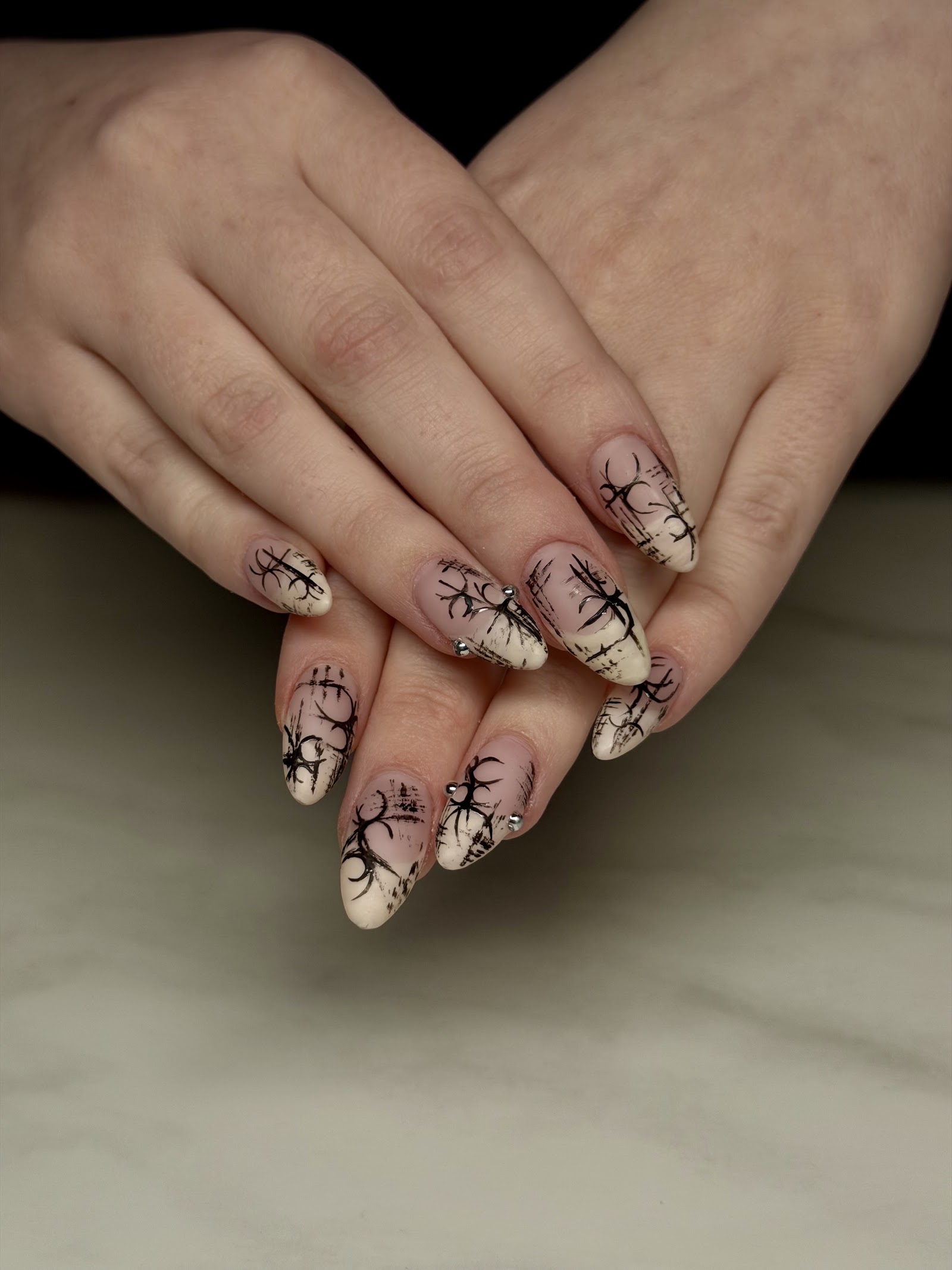 Dark and Darling Nailz nail photo 7